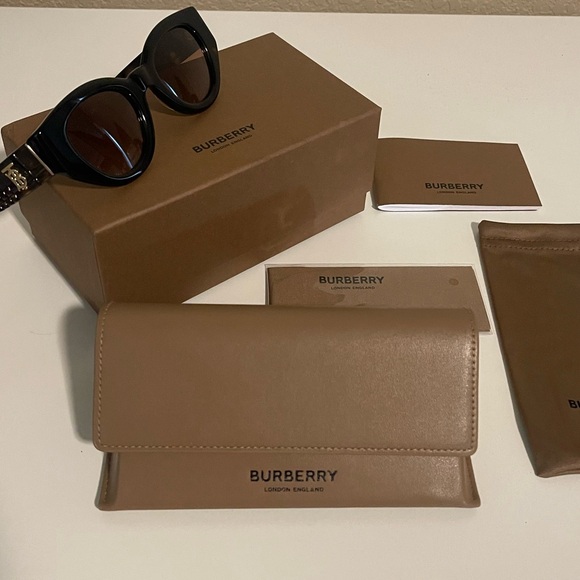 NIB BURBERRY SUNGLASSES BE4390 Meadow Brown 47-25-140 main image 8